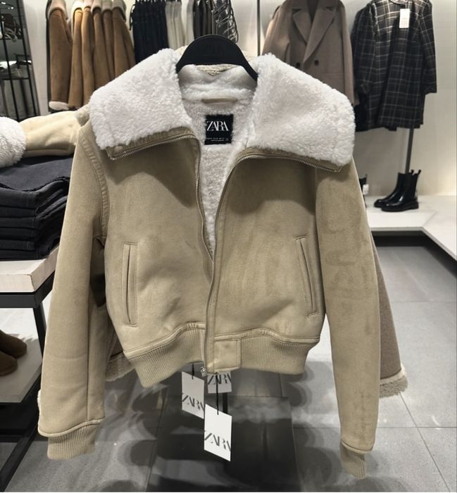 Бежово дамско яке Zara