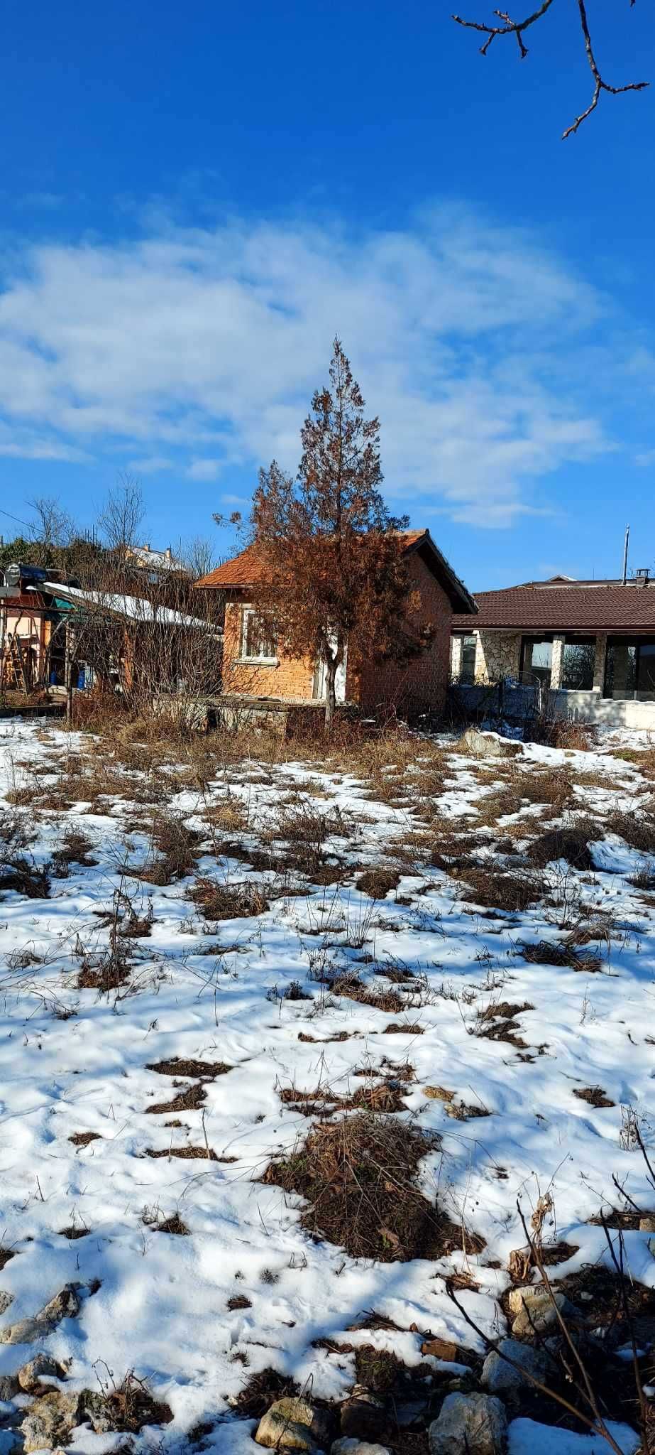 ВИЛА с просторен терен разположена в ж. р. Кенана гр. Хасково