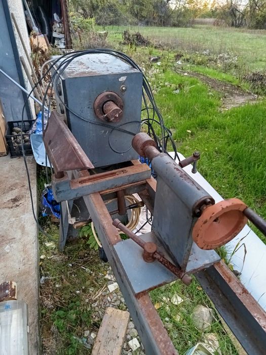 Дървен струг голям с монофазен мотор.