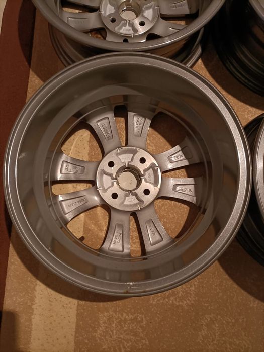 Jante Hyundai 15 4x100 6.0Jx15 OFFSET 53 cu senzori de presiune