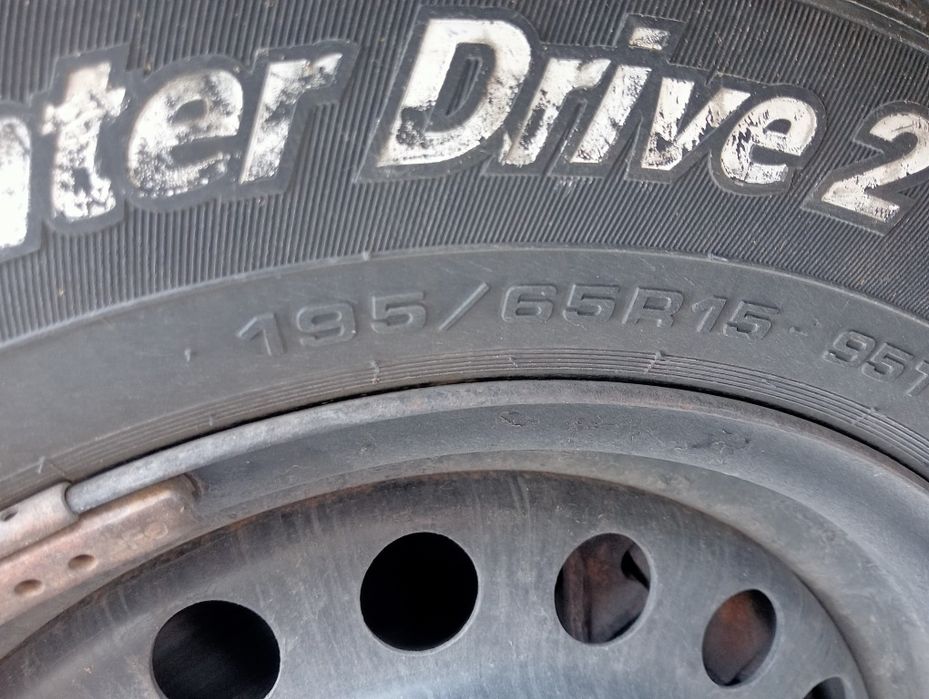 Шины зимние с дисками от Мерса,