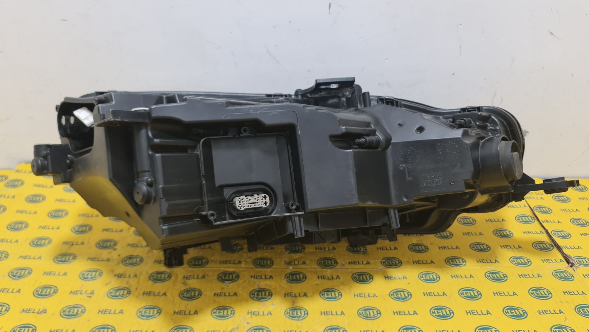 Far full led matrix stanga Audi a5 b9 F5 8w6941783e
Produs original st