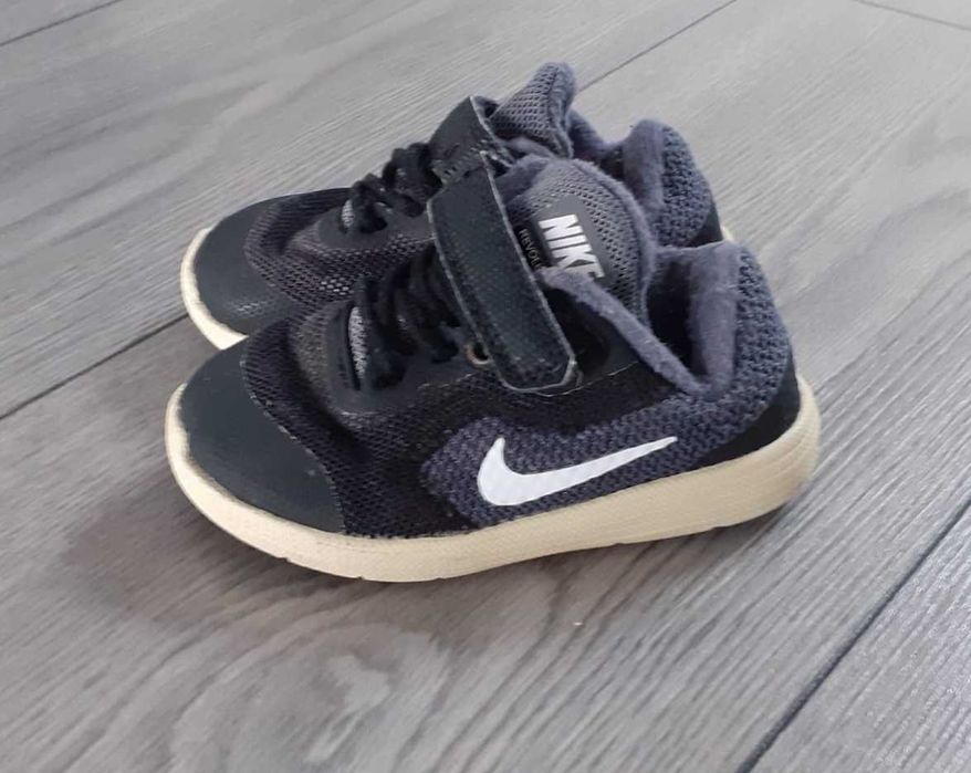 Papuci sport lejeri baieti Nike nr. 21