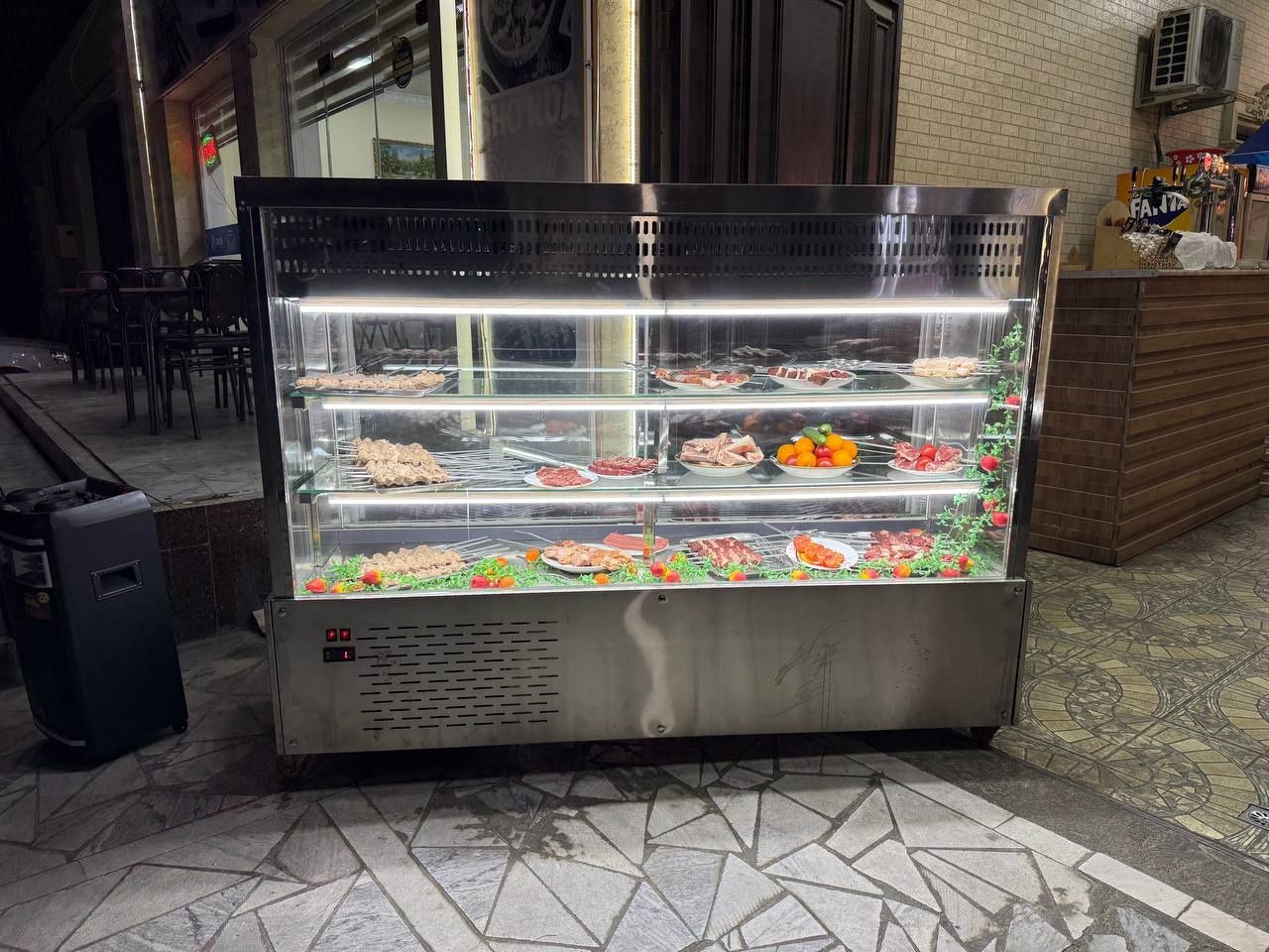Vetrina xaladelnik Uzbekistan buylab dostafka xizmatlari bor