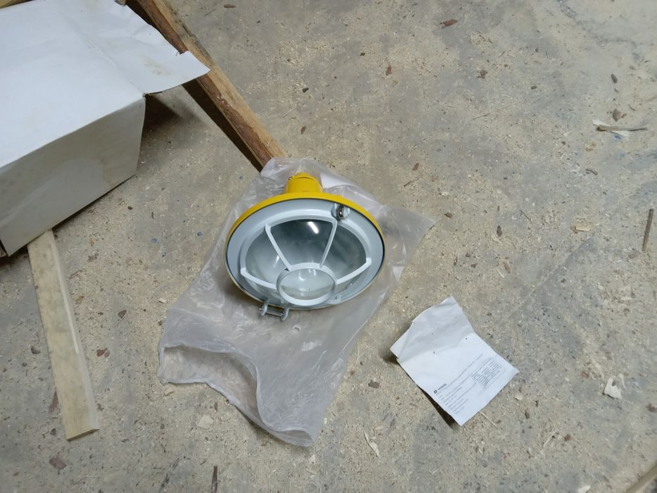 Продам светильники лампы.новые