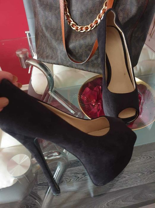 Сандали Steve Madden  
Размер 37