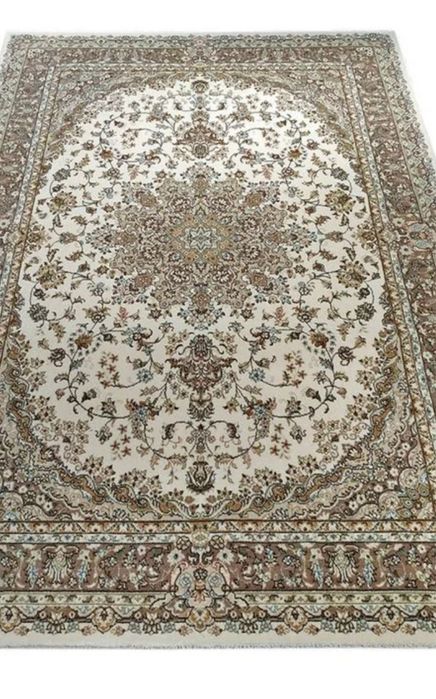 Продам ковер натуральня шерсть б/у в хорошем состояний размер 2*3