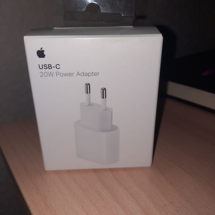 Продам оригинальный адаптер зарядки IPHONE