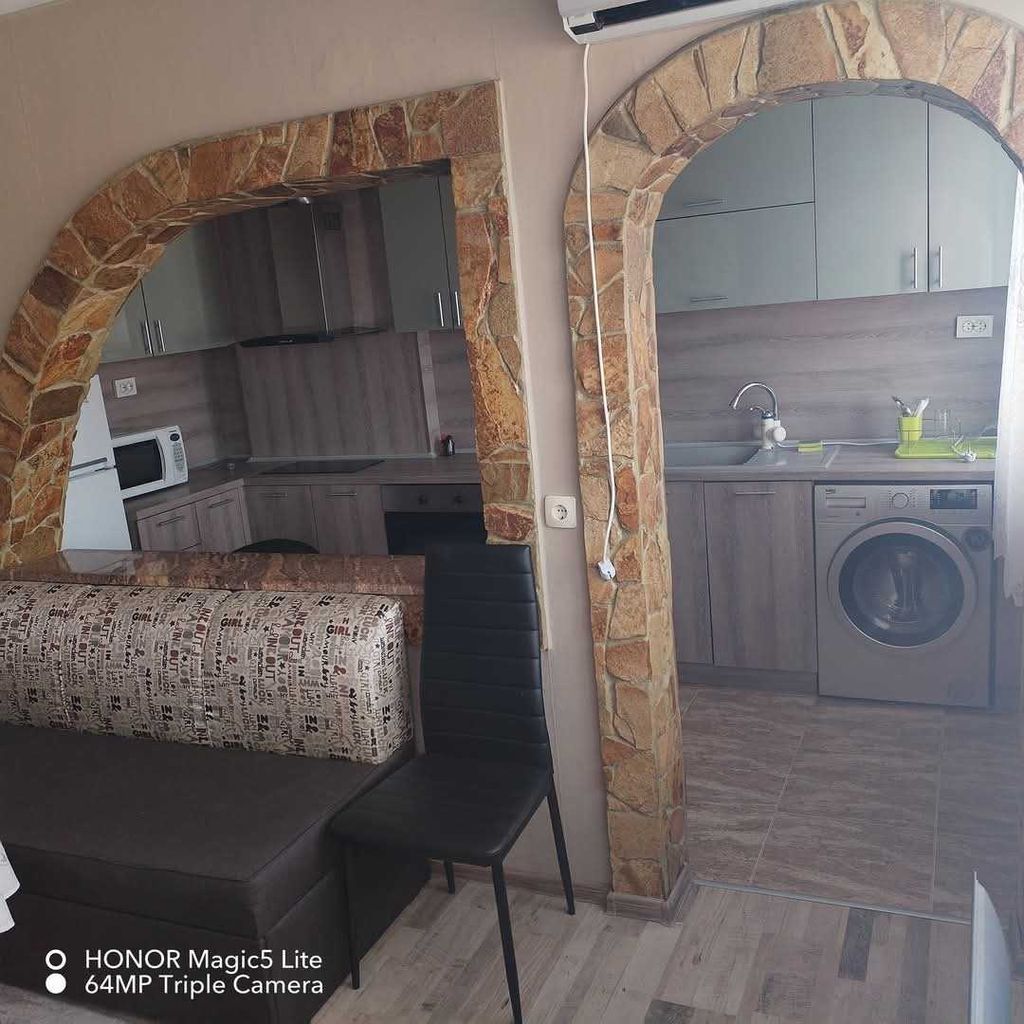 Дава се под наем Етаж от къща в Варна, Левски - 100 кв.м за 663 € - Снимка #8