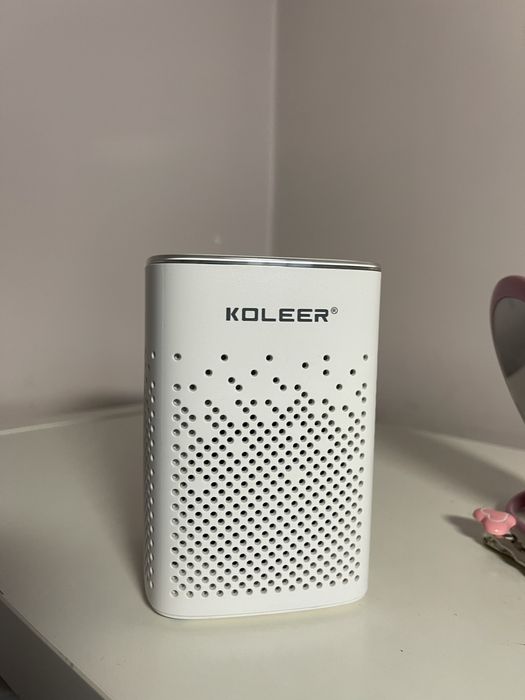 Колонка белого цвета