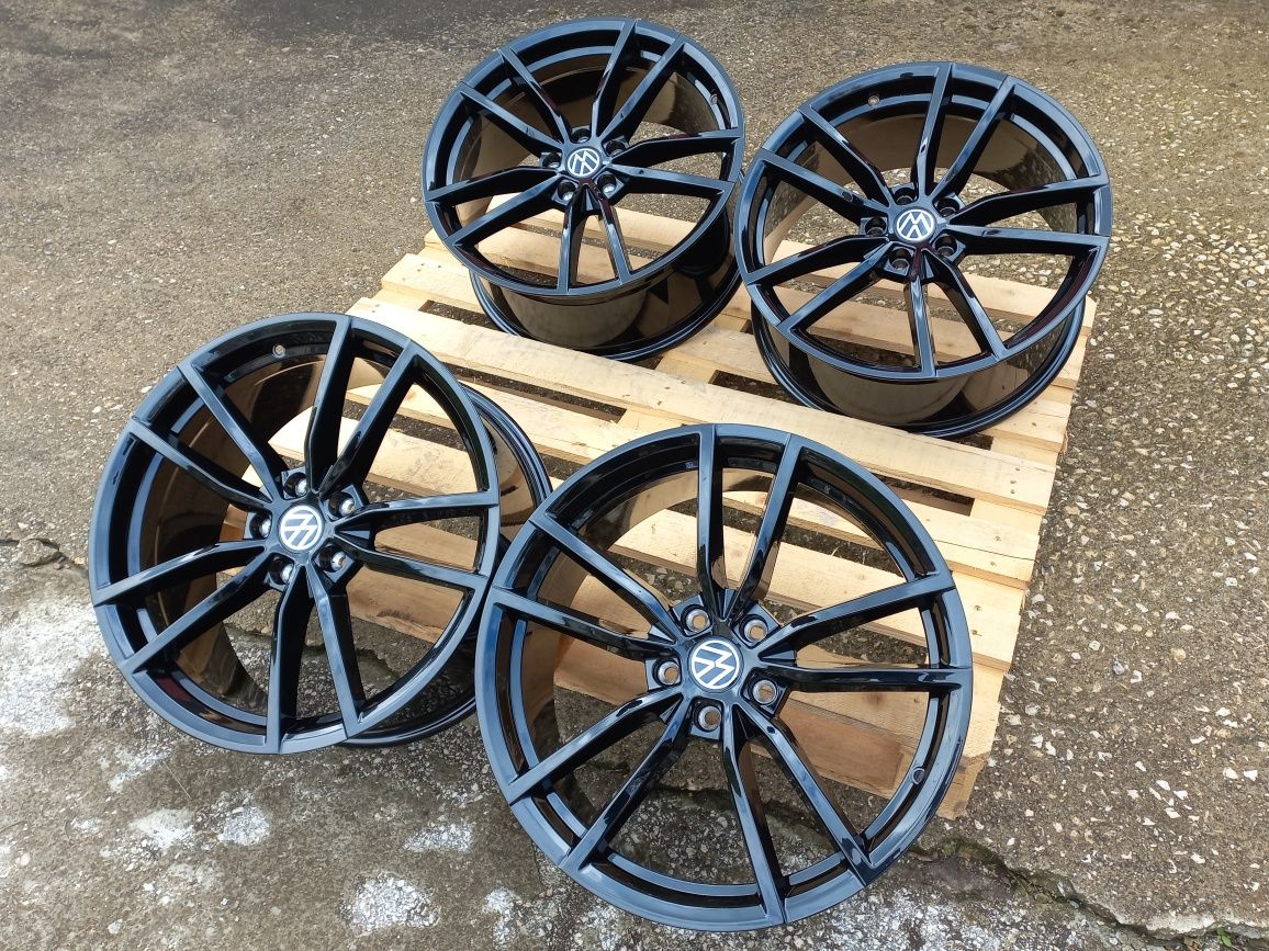 19 Vw Protera 5x112 Golf Passat Jetta  8.5j et44 Piano Black Seat Škod