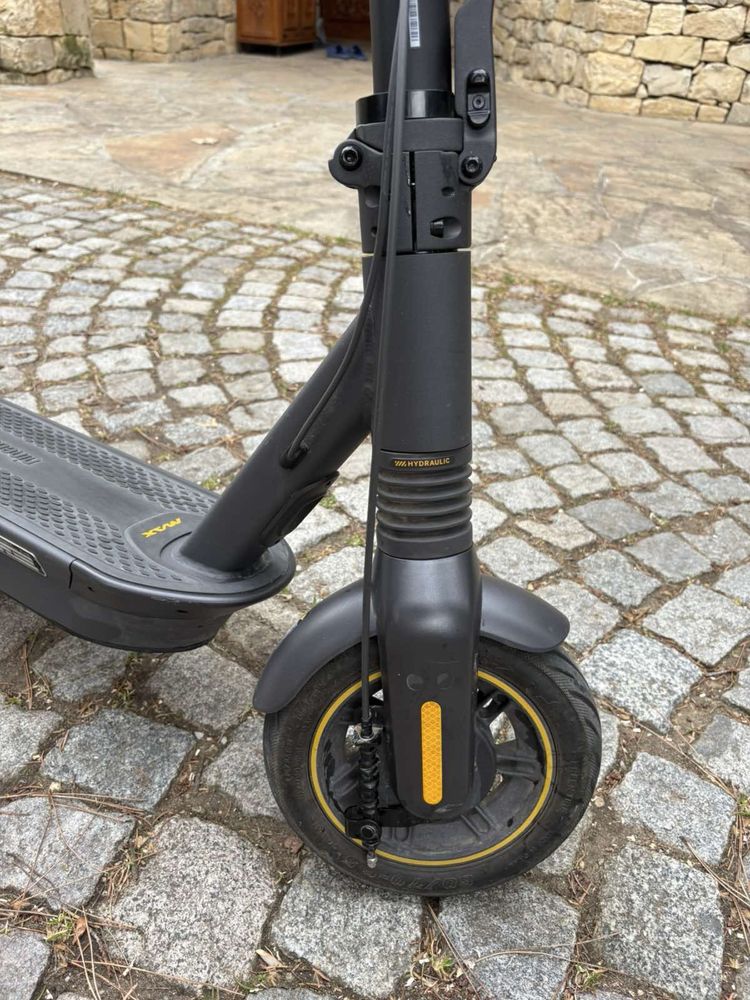 Електрическа тротинетка Segway NINEBOT Max G2