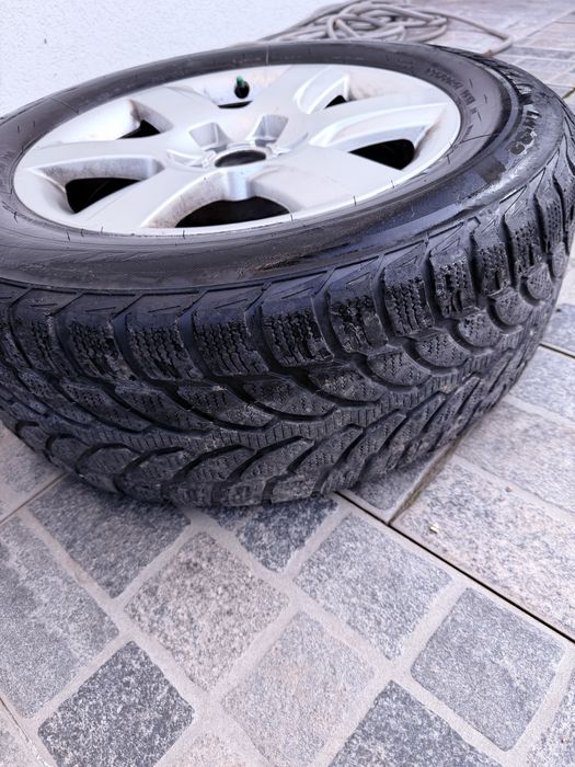 Jante cu anvelope de iarna 235/60/R17