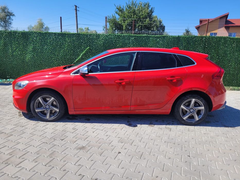 Volvo v40 D4 R Design