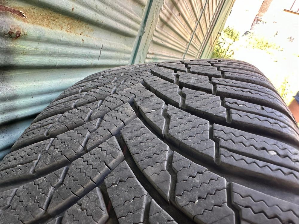 Firestone Зимни гуми с лети джанти Тойота Авенсис 215/50/17