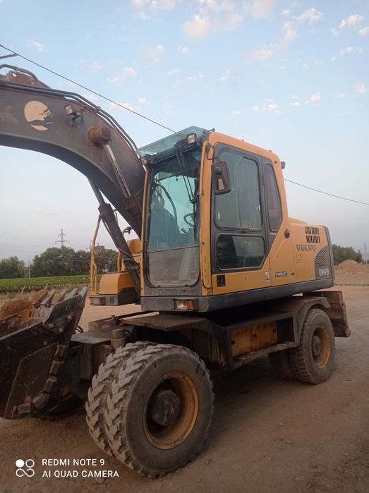 Volvo 145 sotiladi ekskovator ekskavator