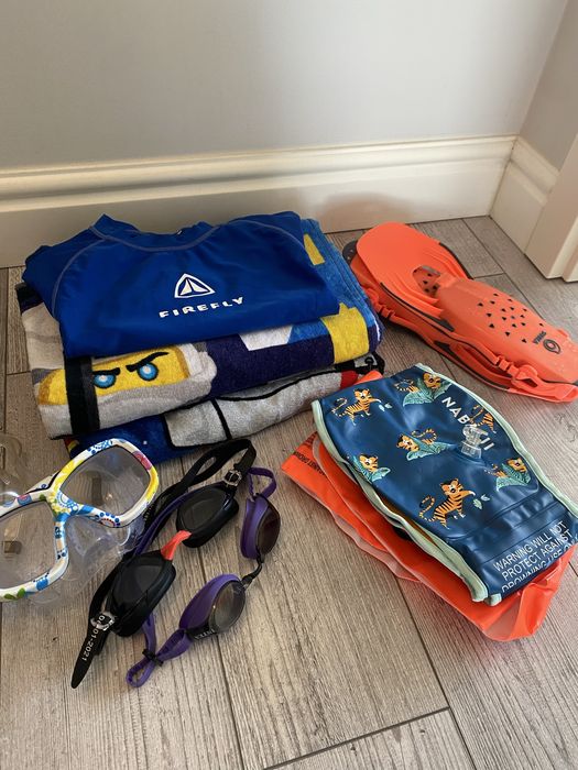 Set halat, prosop, aripioare inot, bluza UV - copii