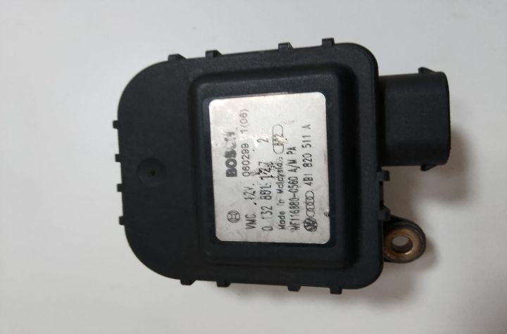 Motoras  Bosch clapeta aeroterma  0132801127 Audi A6 4B/C5 (facelift)