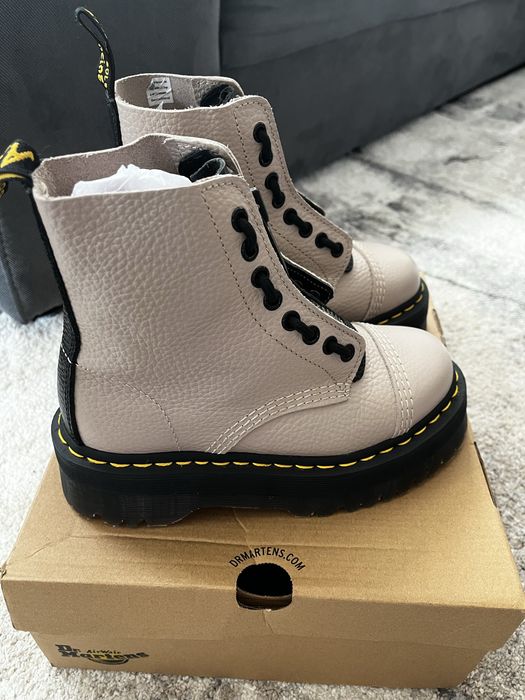 Кожени ботуши Dr. Martens