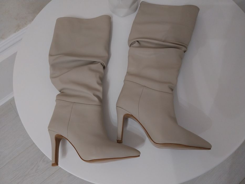 Cizme lungi cu burduf de culoare bej