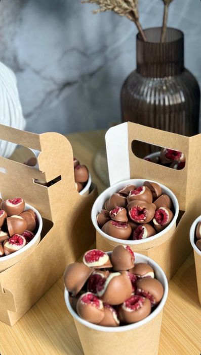 Фрукты в шоколаде для подарка