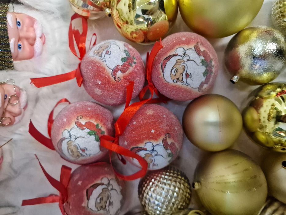 Lot decorațiuni brad ,globuri...