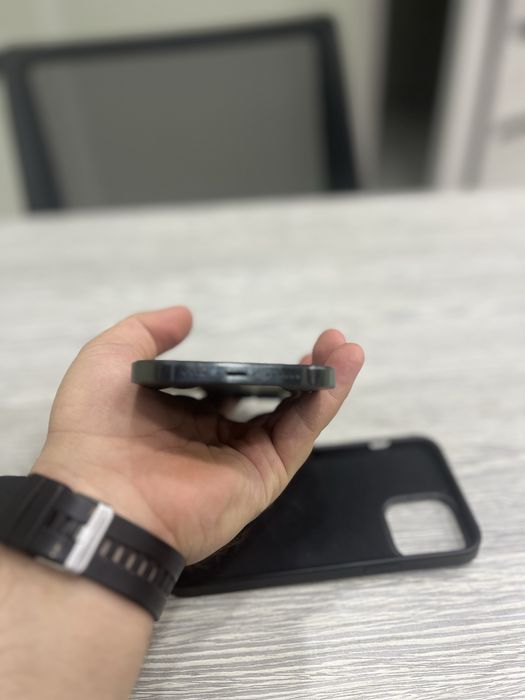 Продается айфон 13 про мах