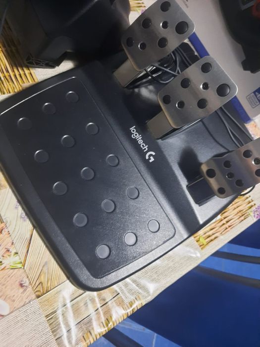 Volan cu pedala Logitech G29 Driving Force