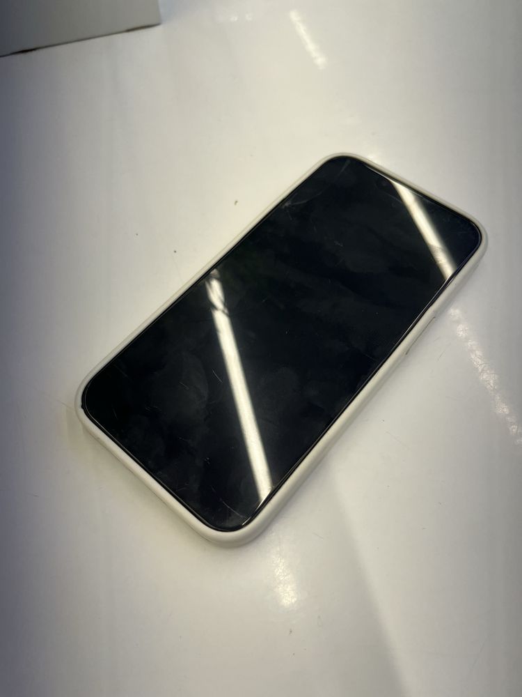 Продам айфон/iphone 13