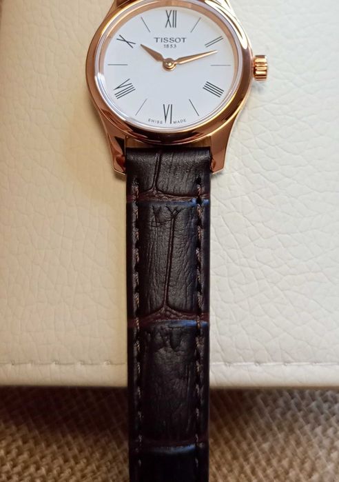 Ceas  Tissot Tradition T0630093601800 - Femei