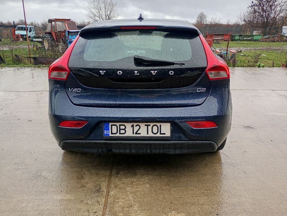 Vând Volvo v 40 d2