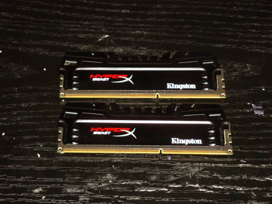 Memorie ram ddr3 kingston HyperX Beast 2400Mhz 8Gb dual channel kit