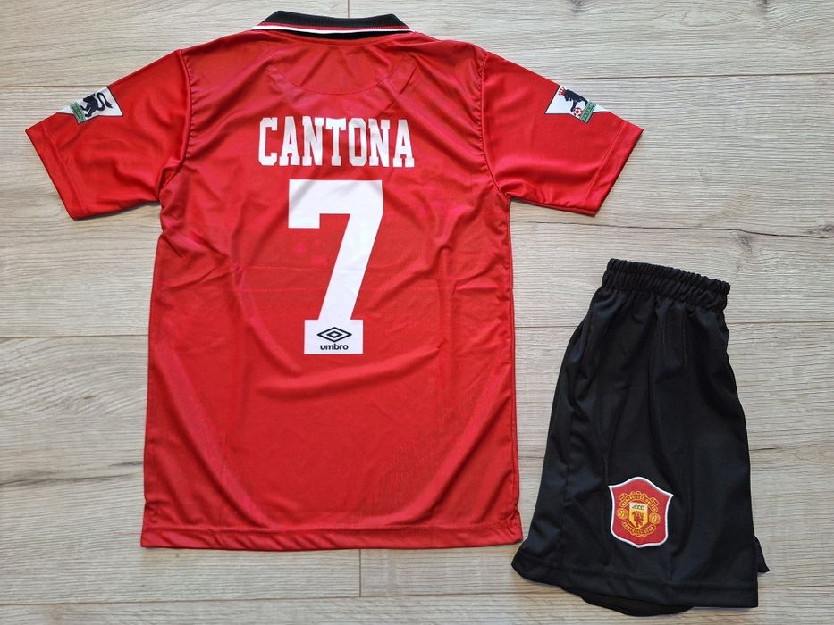 Детски екип на Ерик Кантона Манчестър Юнайтед ретро модел!!!