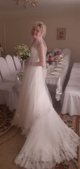 Свадебное платье очень красивое