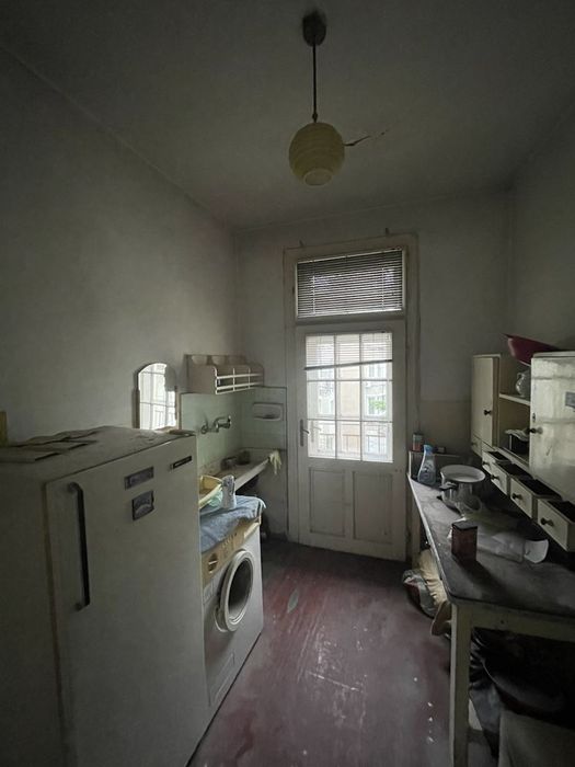 Продава се Двустаен апартамент в София, Център - 70 кв.м за 3715 €/кв.м - Снимка #3