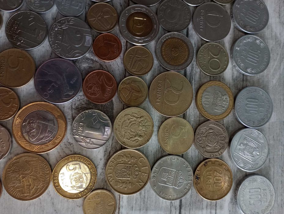 colectie de monezi din toata lumea