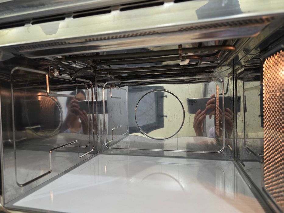 Продам встраиваемую микроволновку Smeg