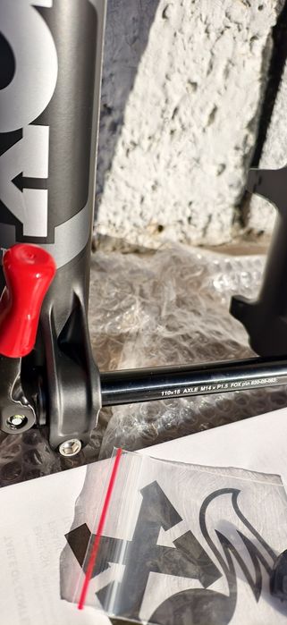 Нова FOX RACING SHOX 38 FLOAT Rhythm 27.5" 170mm GRIP BOOST 15x110mm