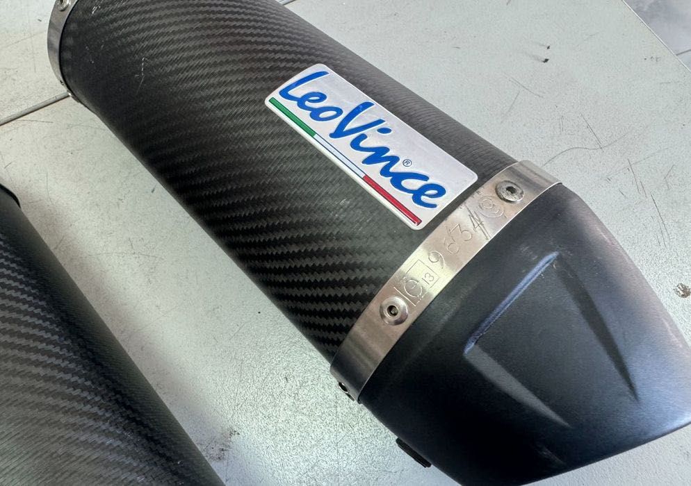 Оригинални карбонови ауспуси на LeoVince