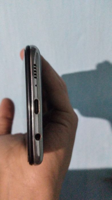 Samsung A51 4/64, holati yaxshi, IMEI klonlangan.
zaryadchisiz
Samsung