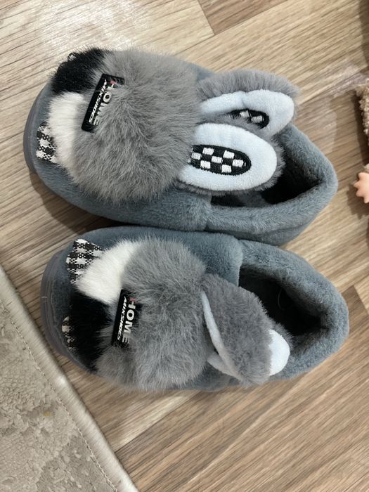 Отдам тапочки домашние, крассовки