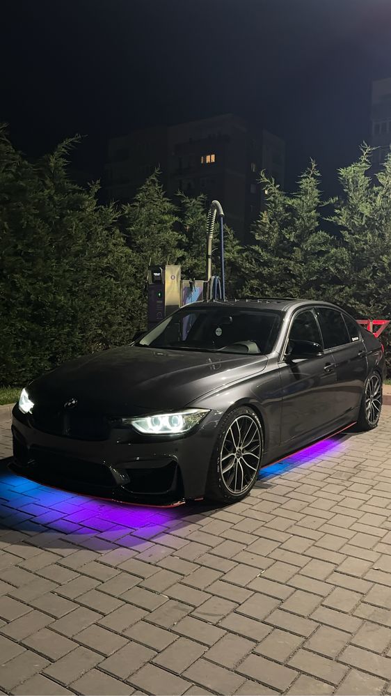 BMW F30 seria 3 - 2014 - Sport 230cp