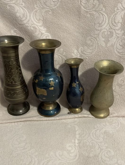 Продавам  месингови вази