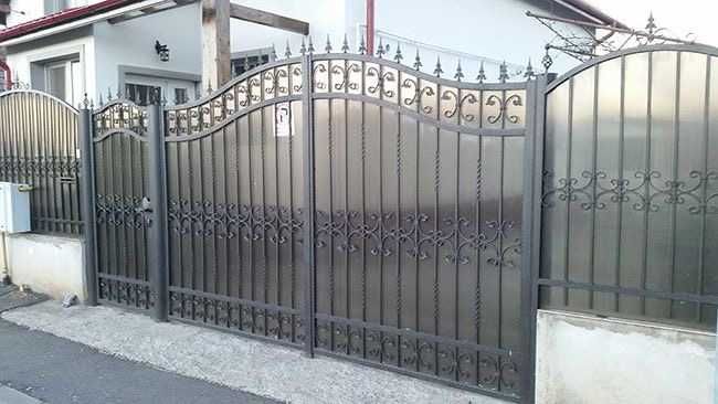 Garduri si porti stil jaluzea, sipca metalica, tabla cutata