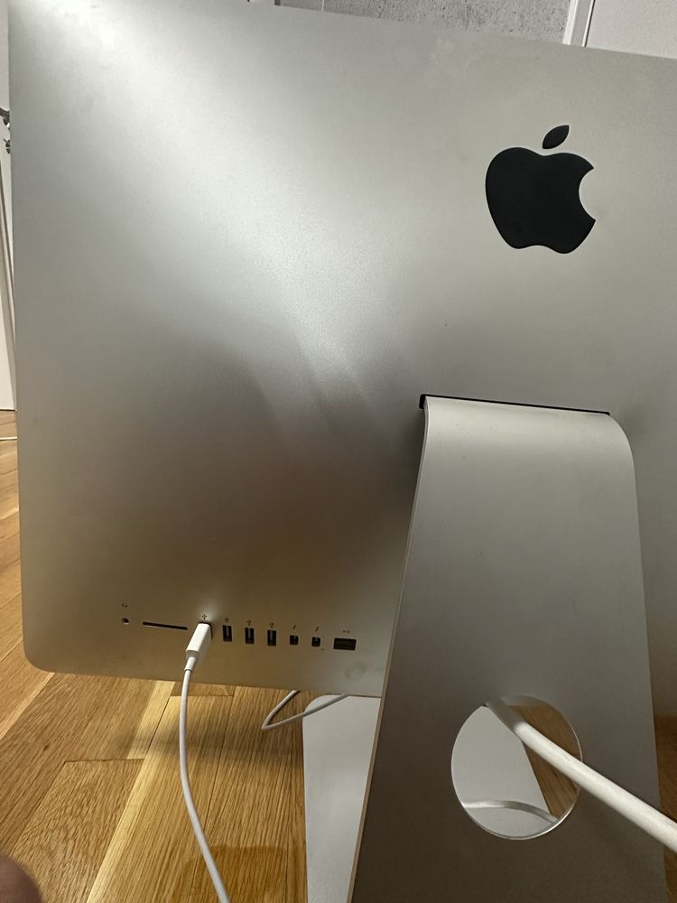 Настолен компютър iMac 21.5" Inch Mid 2014 Intel i5 1TB Ssd