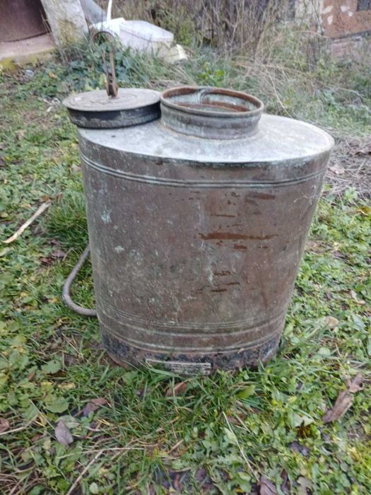 Стара медна пръскачка