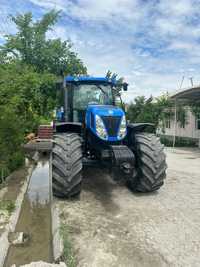 New Holland traktor