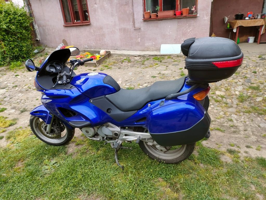 Honda Deauville motor de 650 ,anul 2004