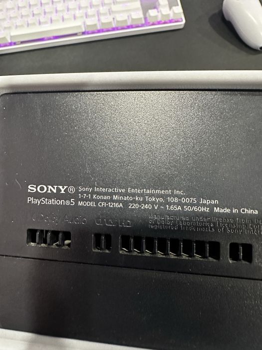 Playstation 5 disc version cfi-1216A с един джойстик.