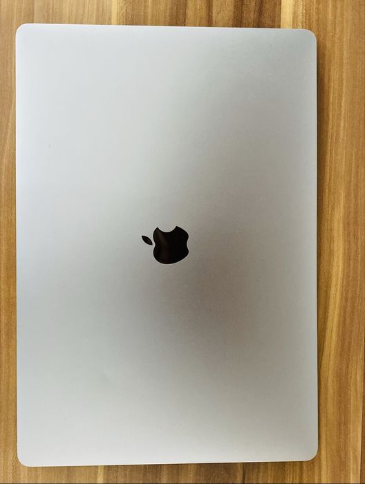 Apple MacBook Pro 16″